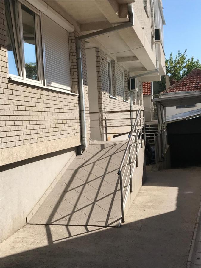 Belvedere Nis Bagian luar foto